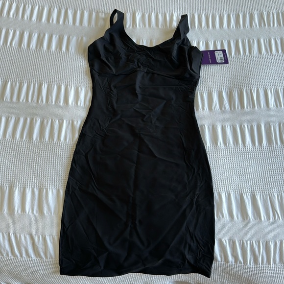 Yummie by Heather Thomson Other - NWT Yummie Shape Built Up Slip